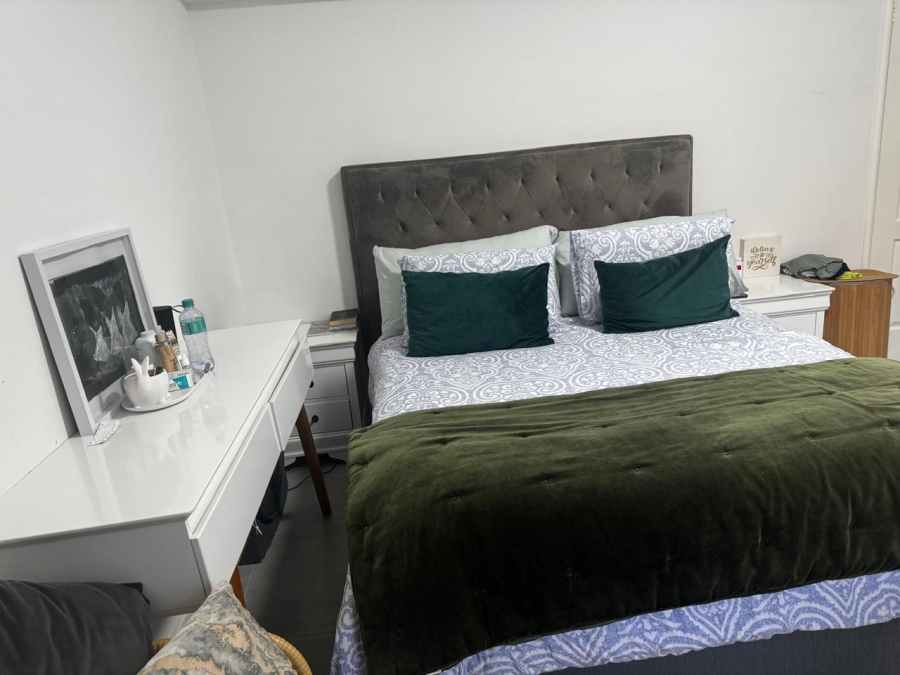 2 Bedroom Property for Sale in Sea Point Western Cape